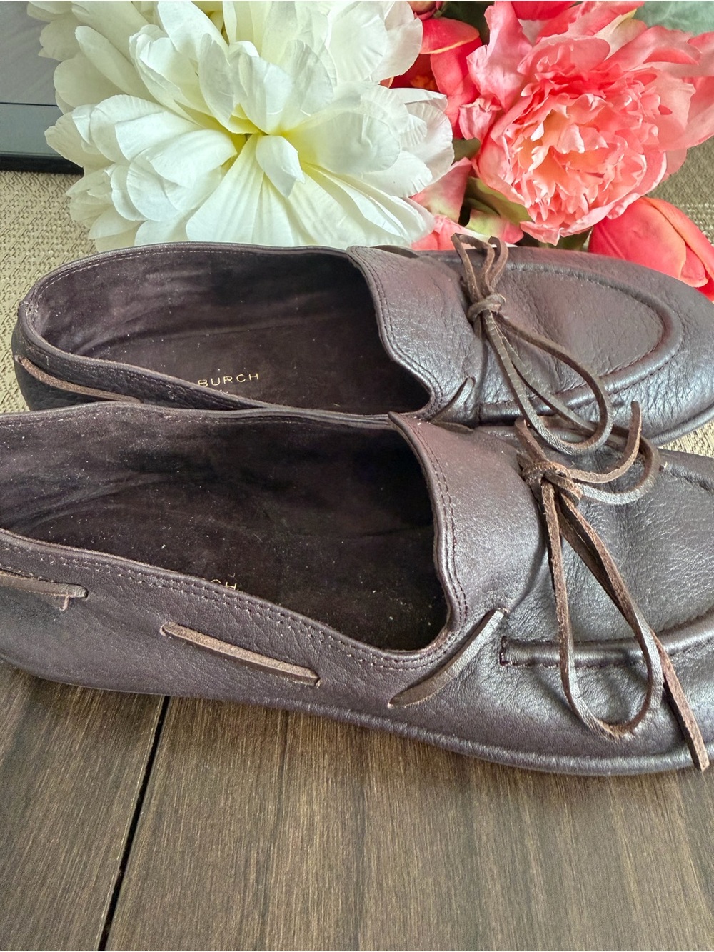 Tory Burch Chocolate Brown Pebbled Leather Moccasin Loafers with Bow - Picture 2 of 4